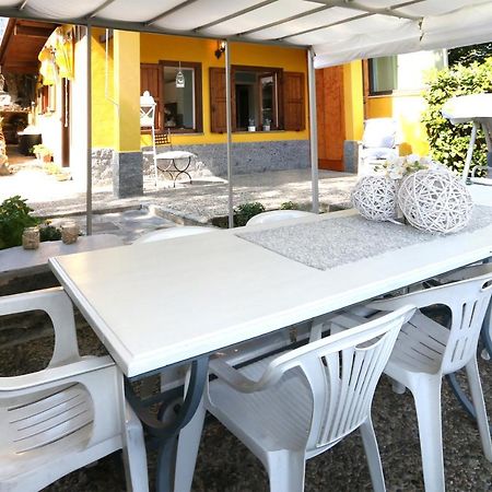 La casa dei cigni sul lago d’Orta Omegna Esterno foto